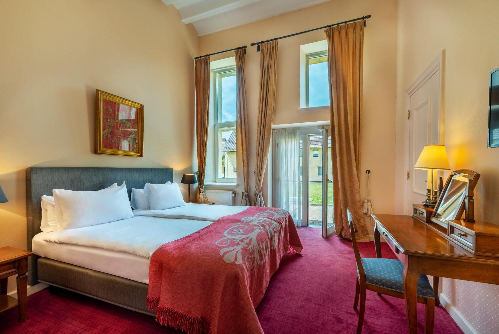 Valkenburg aan de Geul Chateau St Gerlach - Oostwegel Collection, Member Of Relais And Chateaux חדר תמונה A room at the hotel