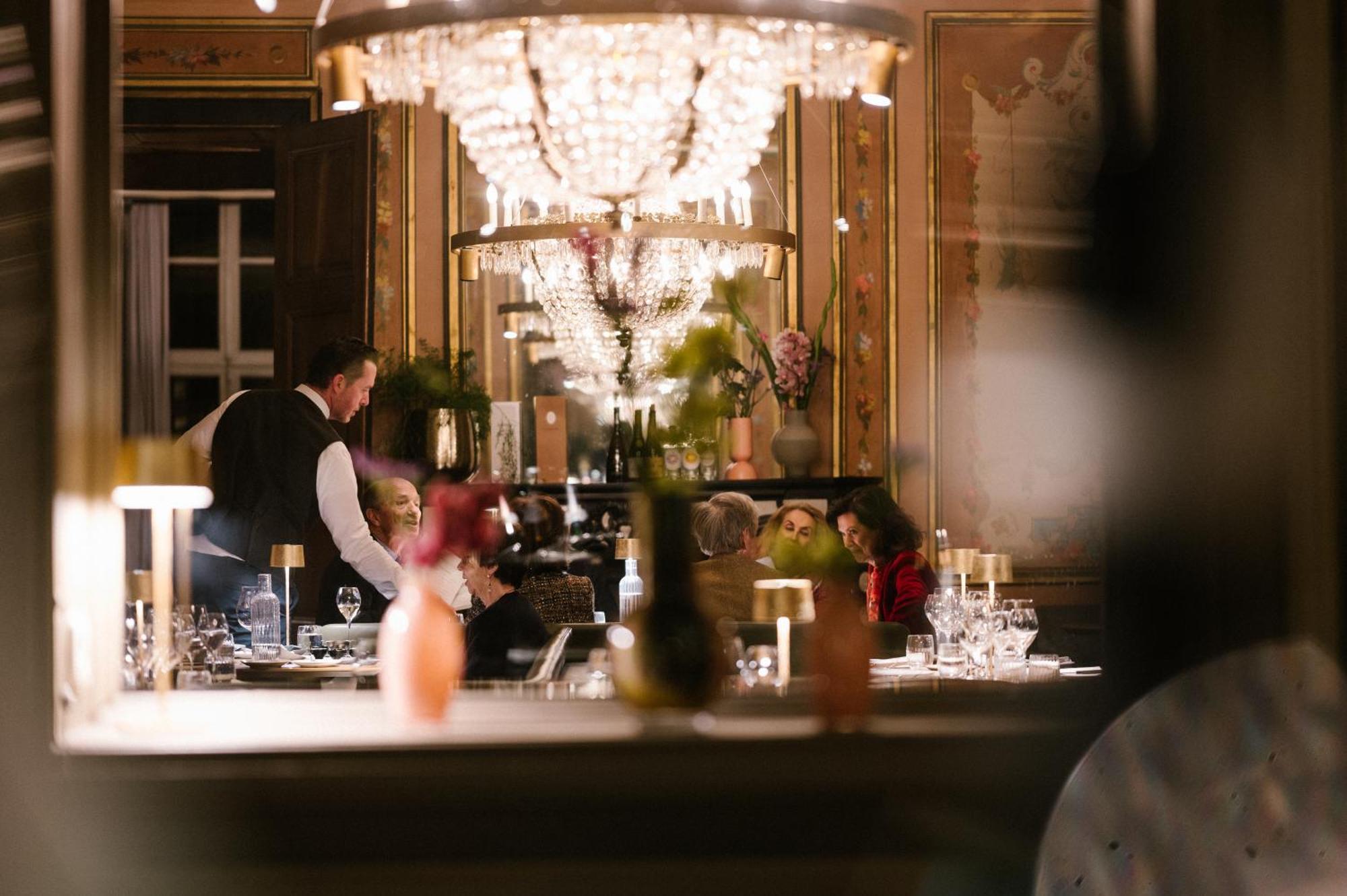 Valkenburg aan de Geul Chateau St Gerlach - Oostwegel Collection, Member Of Relais And Chateaux מראה חיצוני תמונה The bar at the Ritz